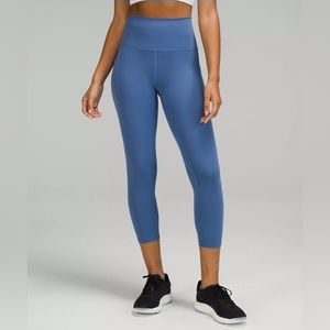 Lululemon Wunder Train crop leggings with pockets